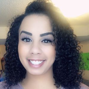 Meet your Posher, Denise